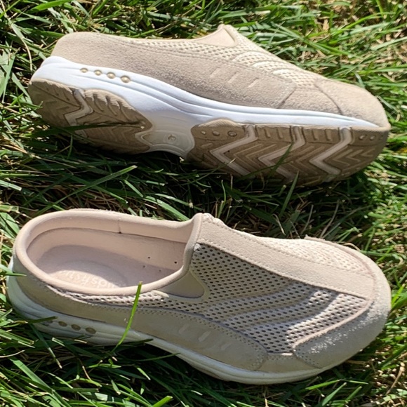 traveltime classic clogs